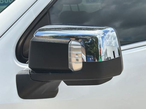 Used 2021 Chevrolet Silverado 1500 LTZ w/ LTZ Premium Package AWD/4WD image 11