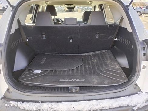 Used 2022 Kia Seltos LX image 9