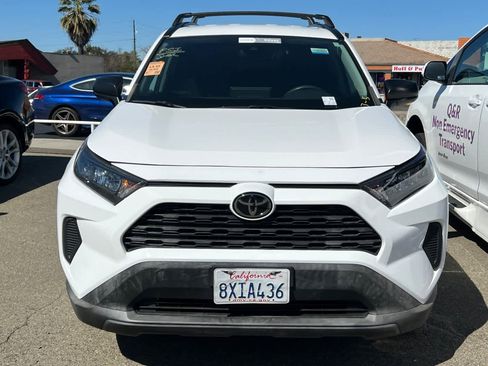 Used 2021 Toyota RAV4 LE image 6