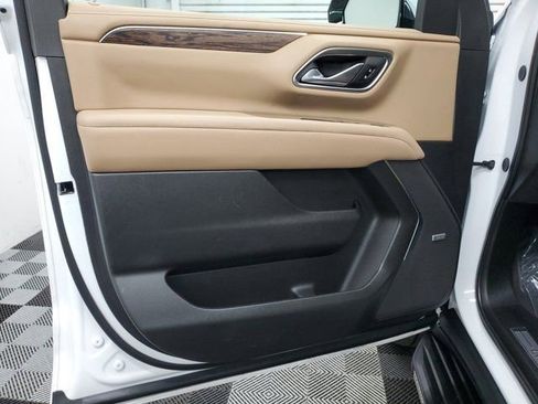 Used 2024 Chevrolet Tahoe Premier w/ Premium Package image 19