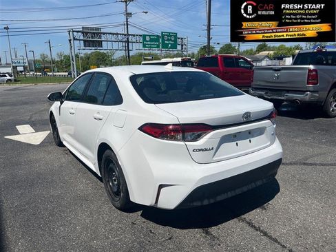 Used 2024 Toyota Corolla LE FWD image 5