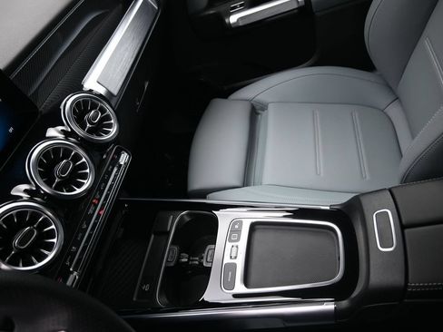 Used 2025 Mercedes-Benz GLB 35 AMG 4MATIC image 19