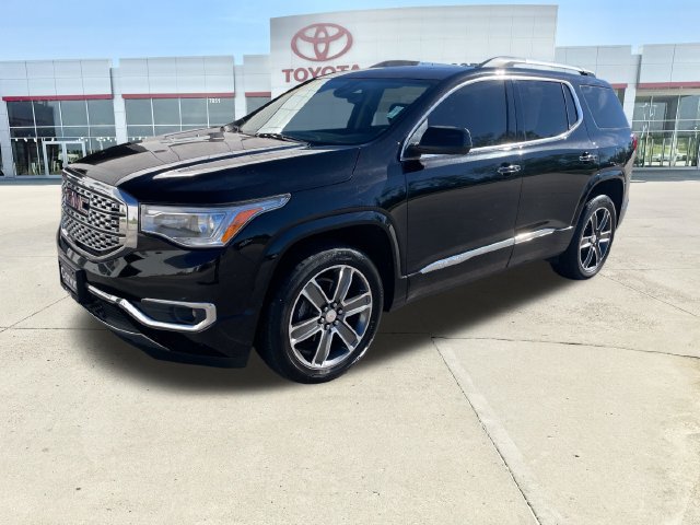 Used 2017 GMC Acadia Denali w/ Technology Package FWD image 7