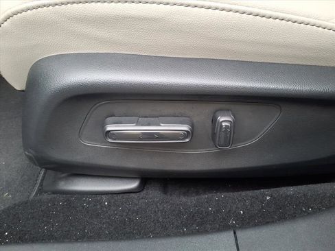 Certified 2025 Honda HR-V EX-L image 18