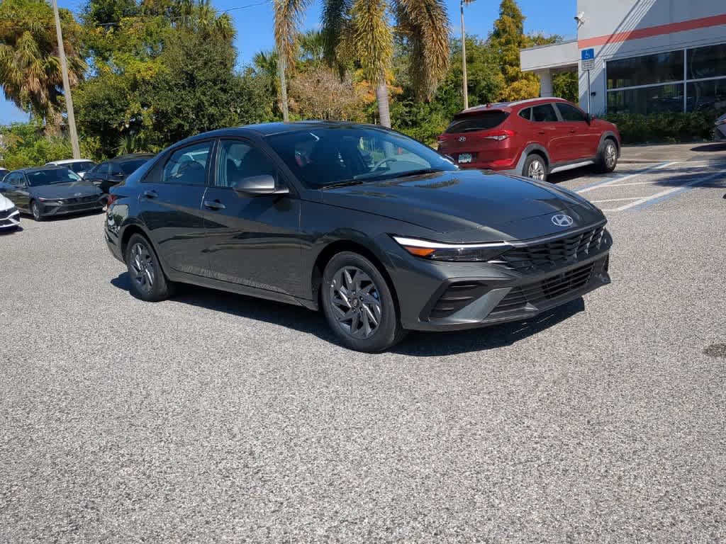 New 2026 Hyundai Elantra Hybrid FWD image 9