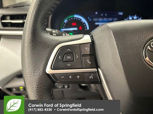 Used 2025 Toyota Sienna XLE image 23