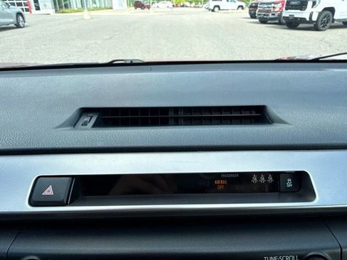 Used 2018 Toyota RAV4 XLE w/ Plus Extra Value Package AWD/4WD image 24