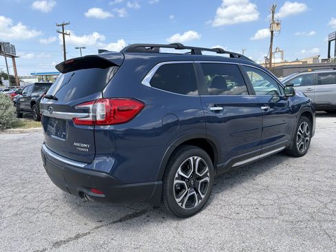 Used 2023 Subaru Ascent Touring AWD/4WD image 3