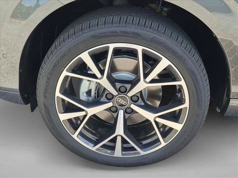 New 2026 Audi Q3 quattro 2.0T AWD/4WD image 9