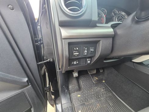 Used 2015 Toyota Tundra SR5 image 9