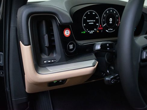 New 2026 Porsche Cayenne image 11