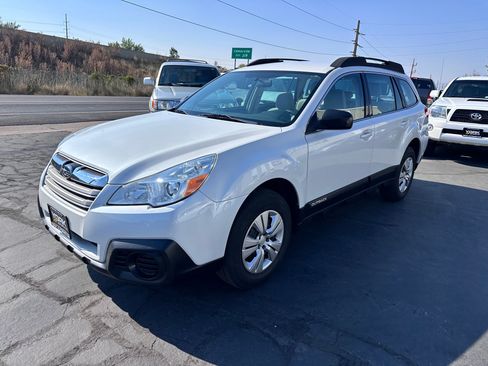 Used 2013 Subaru Outback 2.5i AWD/4WD image 2