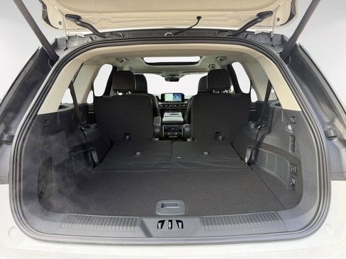 New 2026 Lincoln Aviator AWD image 27