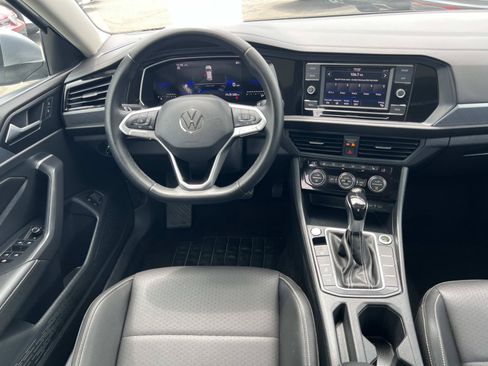 Certified 2024 Volkswagen Jetta SE FWD image 7