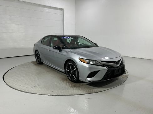 Used 2019 Toyota Camry XSE FWD image 2