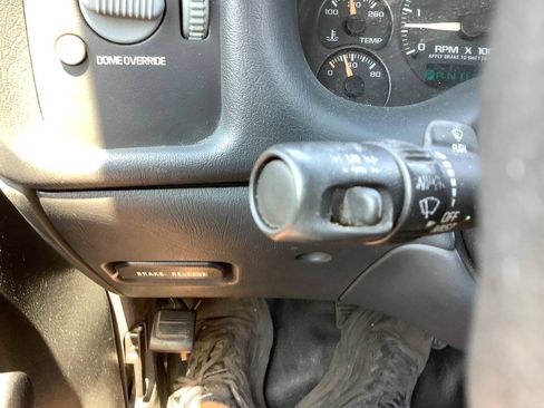Used 2002 Chevrolet S10 Pickup 4x4 Extended Cab w/ Comfort Convenience Pkg image 36