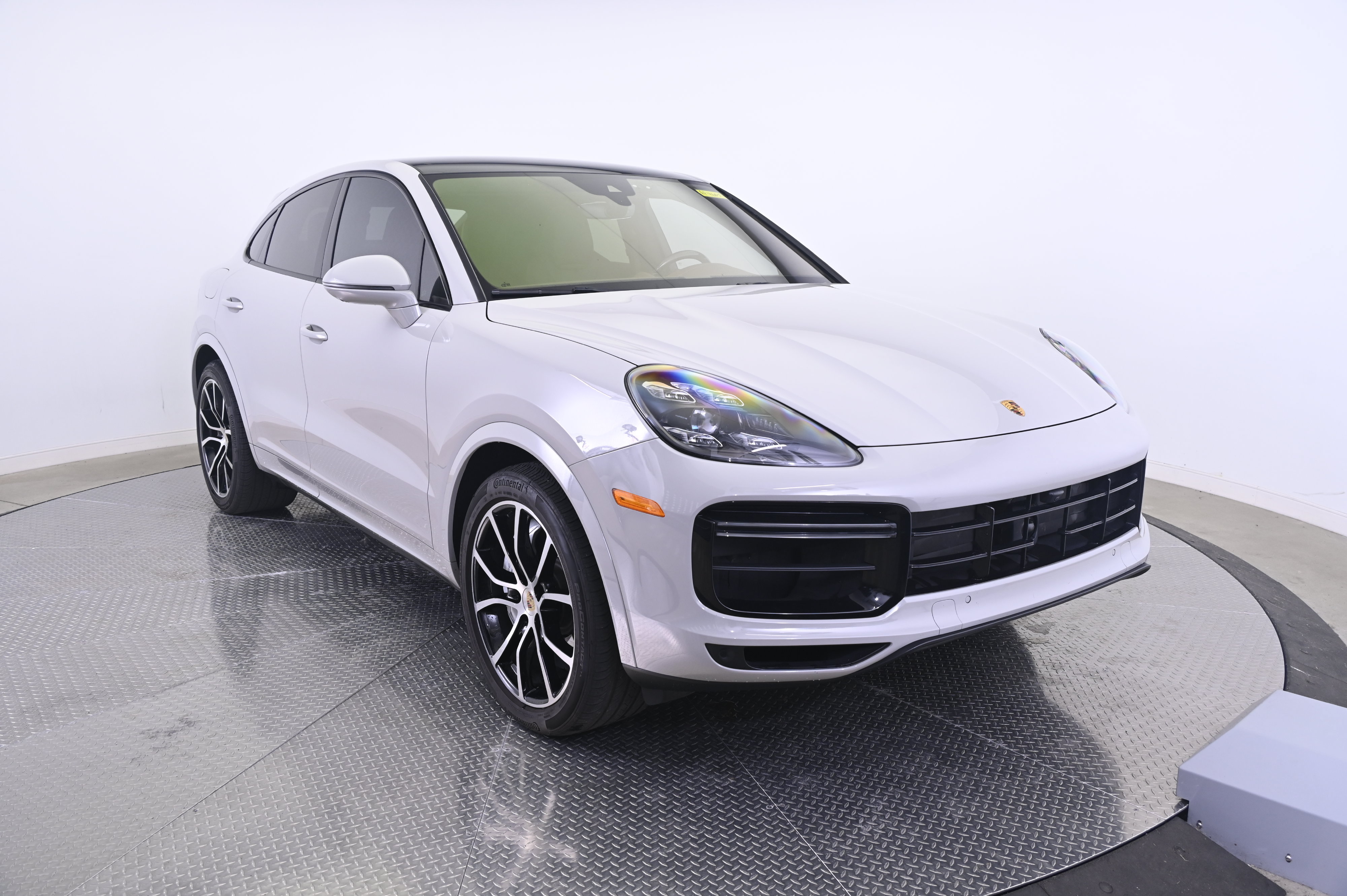 Certified 2023 Porsche Cayenne Turbo AWD/4WD image 9