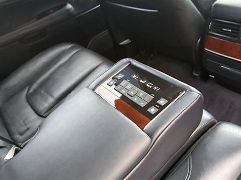 Used 2017 Lexus LX 570 4WD image 19