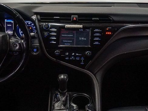 Used 2019 Toyota Camry SE image 12