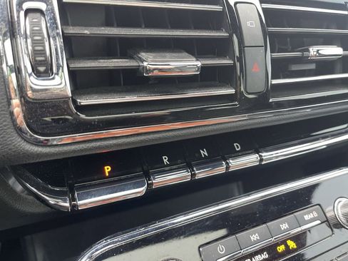 Used 2019 Lincoln Navigator L Reserve image 33