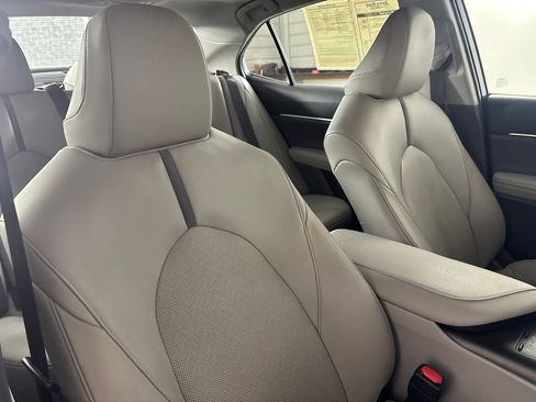 Used 2023 Toyota Camry XLE FWD image 27
