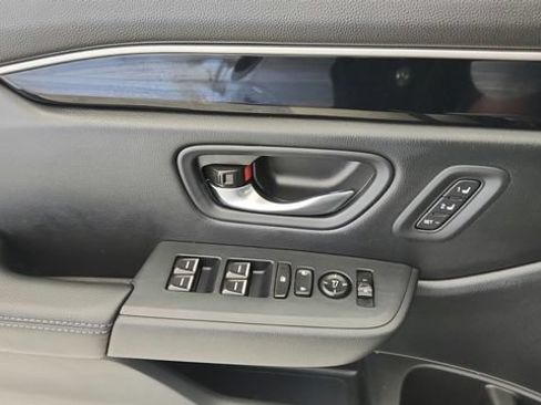 Used 2025 Honda Pilot Touring image 21