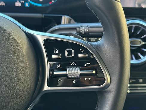 Certified 2022 Mercedes-Benz GLA 250 image 29