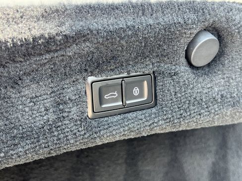 Used 2020 Bentley Continental GT V8 image 21