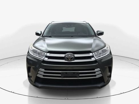 Used 2017 Toyota Highlander XLE FWD image 12