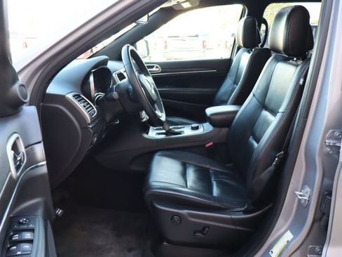 Used 2018 Jeep Grand Cherokee Limited AWD/4WD image 10