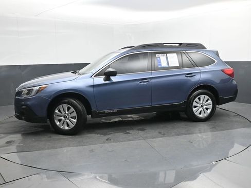 Used 2018 Subaru Outback 2.5i image 2