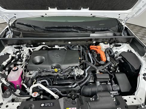 Certified 2024 Toyota RAV4 SE image 31