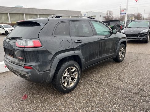 Used 2019 Jeep Cherokee Trailhawk w/ Cold Weather Group image 16