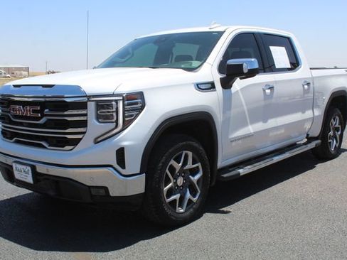 Used 2025 GMC Sierra 1500 SLT AWD/4WD image 9