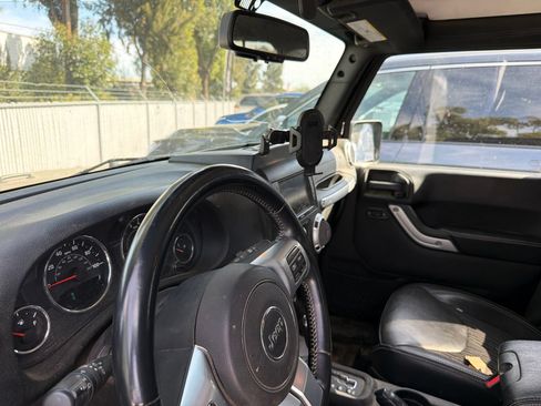 Used 2015 Jeep Wrangler Unlimited Sport AWD/4WD image 5