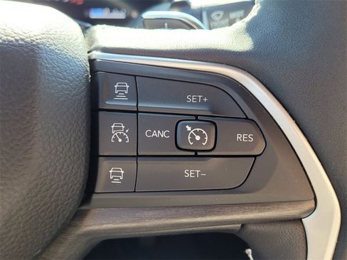 New 2025 Jeep Grand Cherokee L Limited w/ Luxury Tech Group II image 23