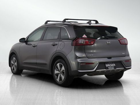 Used 2017 Kia Niro EX image 3