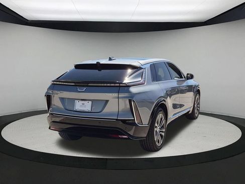 New 2026 Cadillac Lyriq Luxury AWD/4WD image 5
