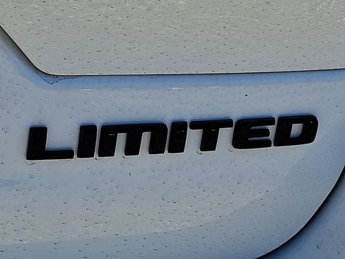 New 2025 Jeep Grand Cherokee Limited image 17