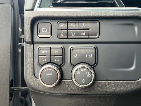 Used 2025 Chevrolet Tahoe LT AWD/4WD image 29