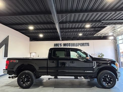 Used 2017 Ford F250 Lariat w/ Lariat Value Package AWD/4WD image 4