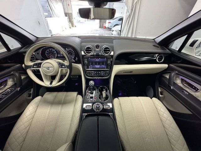 Used 2020 Bentley Bentayga AWD/4WD image 24