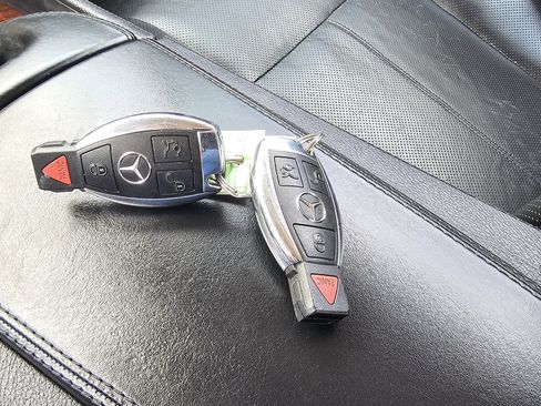 Used 2012 Mercedes-Benz CL 550 4MATIC w/ Sport Pkg image 27