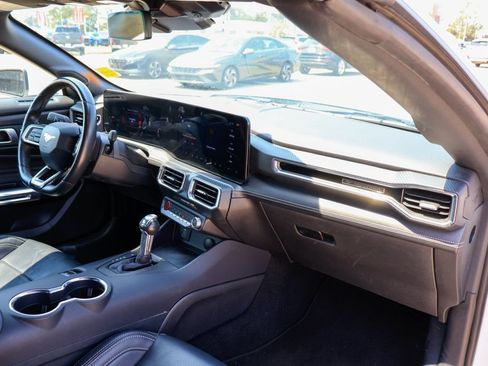 Used 2025 Ford Mustang Premium RWD image 8