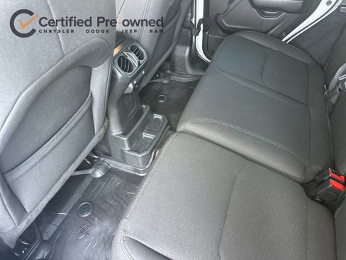 Used 2023 Jeep Wrangler Unlimited AWD/4WD image 13