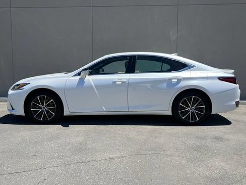 Used 2025 Lexus ES 300h w/ Premium Package FWD image 6