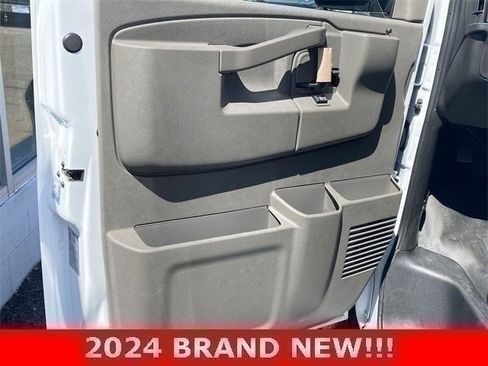 Used 2024 Chevrolet Express 2500 w/ Driver Convenience Package image 19