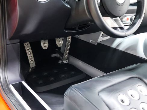 Used 2006 Ford GT RWD image 36