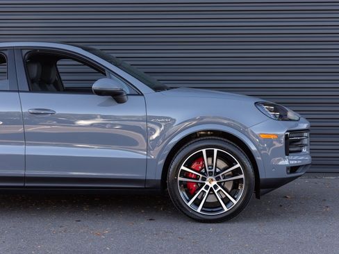 New 2026 Porsche Cayenne S image 9
