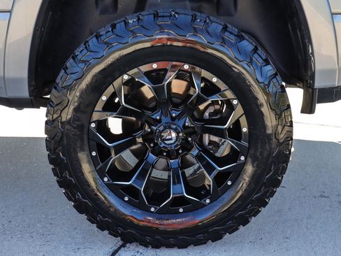 Used 2021 RAM 1500 Limited w/ Body Color Bumper Group image 24